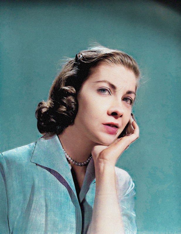 Antonia Gruber, BLUE DAHLIA_010, 2022, Collection of the City of Schwandorf